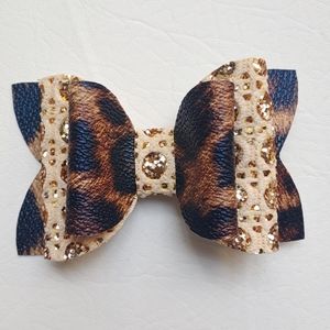 🎀 Boutique Leopard Print Faux Leather Hair Bow 🎀